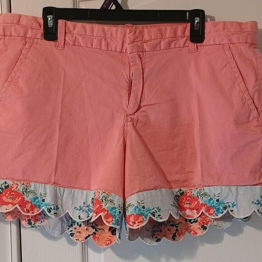 Calvin Klein Jeans/Chino Shorts/Womens/18W/Coral/Floral Scalloped